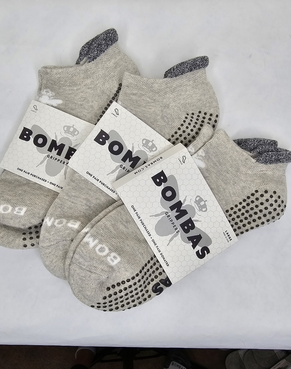 Bombas Gripper Ankle Socks Light Gray 3 Pack Large New